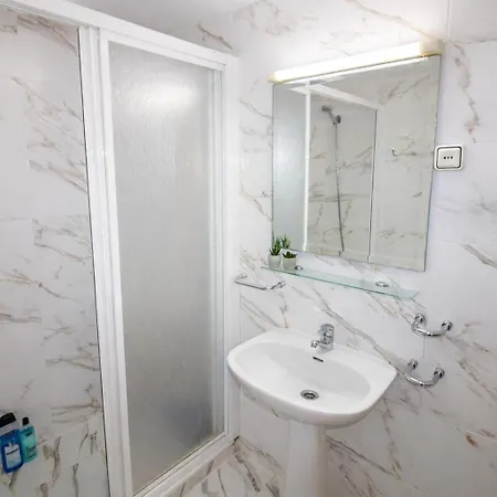 Romana Pool View Pet Friendly - アパート